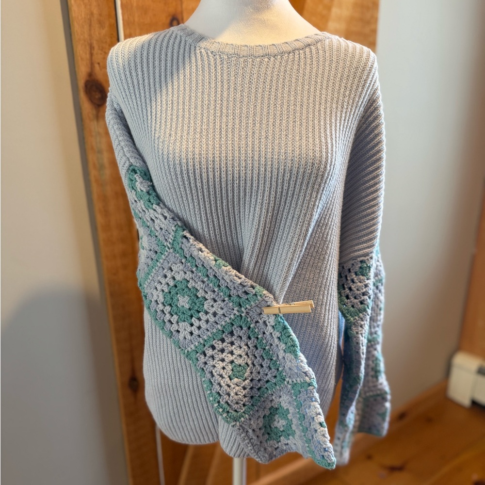 Le Lis Granny Square Crochet Sleeve Oversized Boxy Pullover Sweater, M